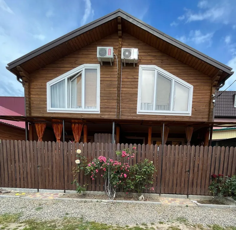 Коттедж Фаворит — аренда посуточно в Голубицкая