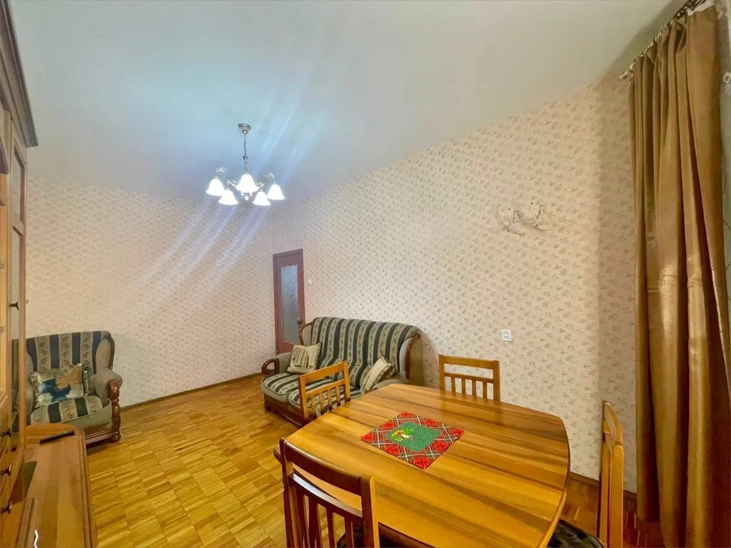 Трёхкомнатная квартира в центре