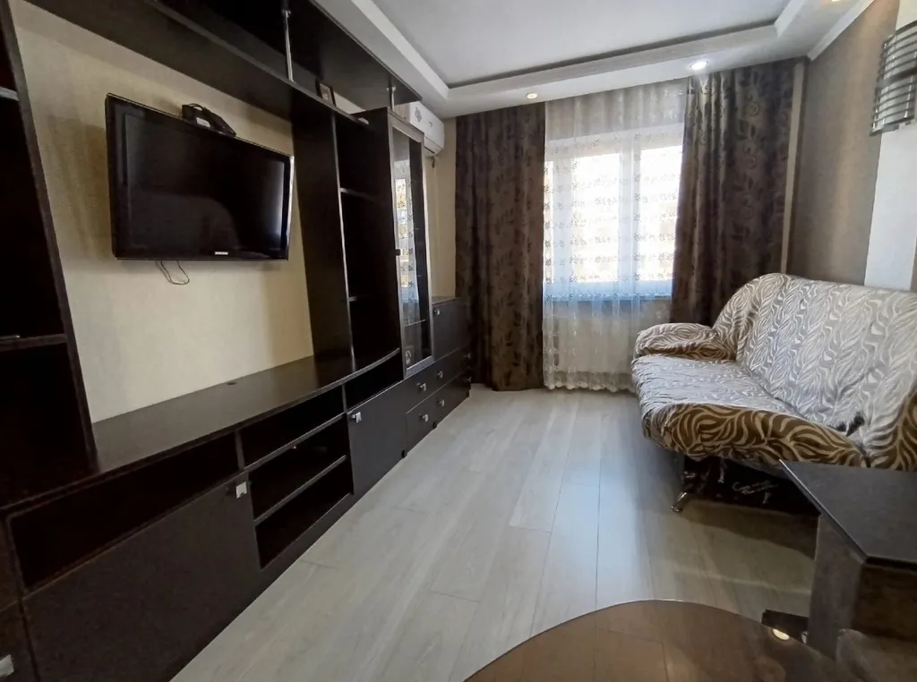 Квартира Двухкомнатная квартира с дизайнерским ремонтом — Краснодар