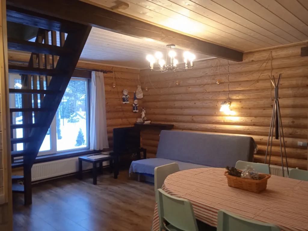 Дом с беседкой на берегу водохранилища