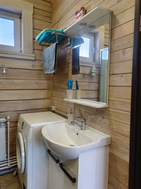 Дом с закрытой парковкой