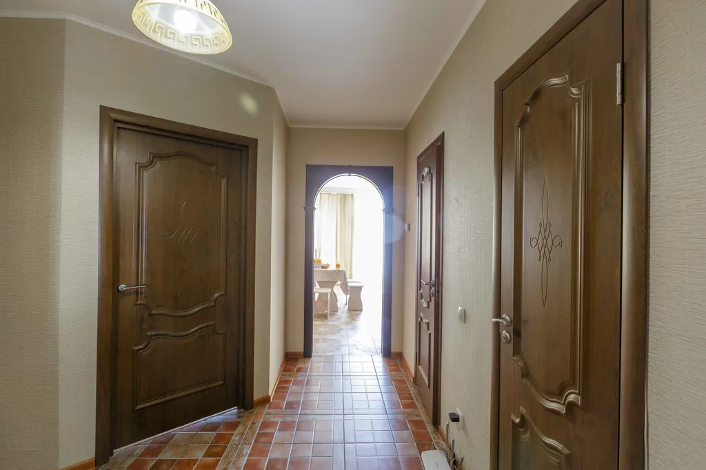 Светлая квартира с панорамными окнами в 10 минутах от парка в центре