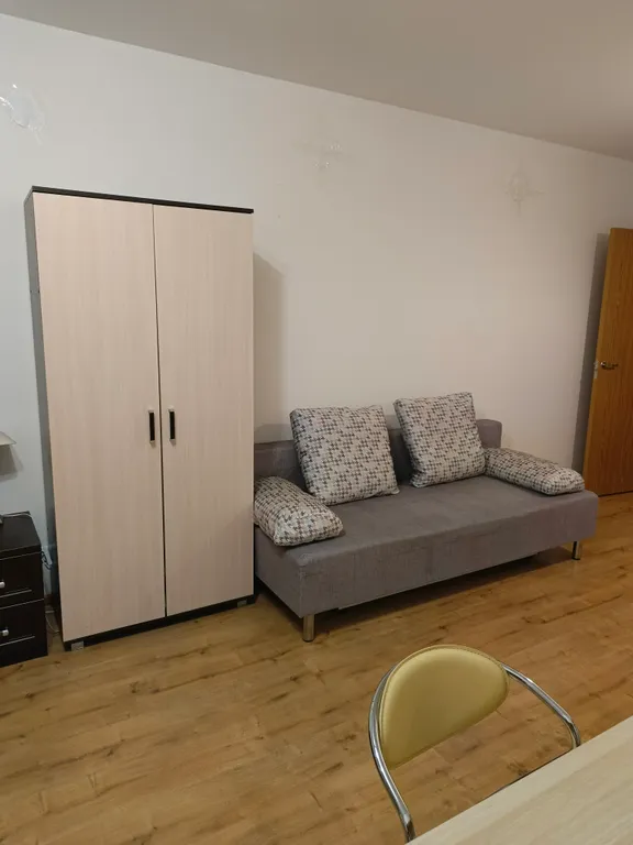 Видовая квартира-студия на самом берегу Невы