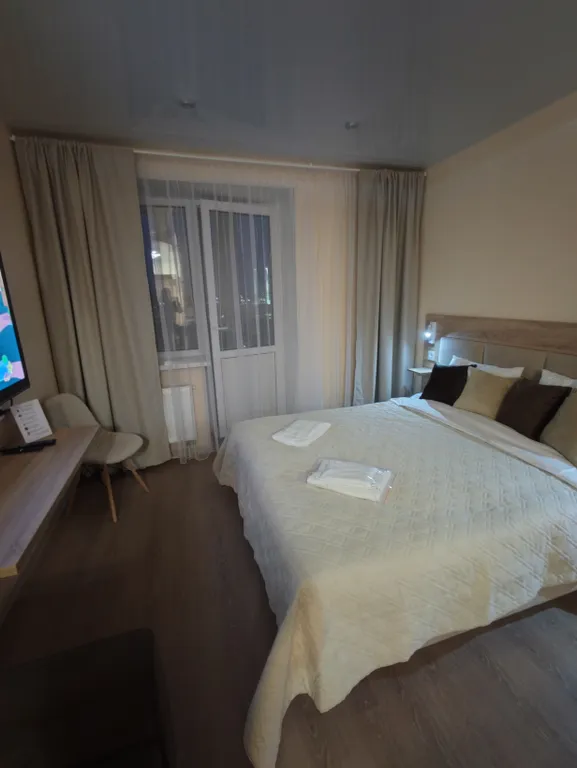 Современная квартира - студия с видом на новый мост