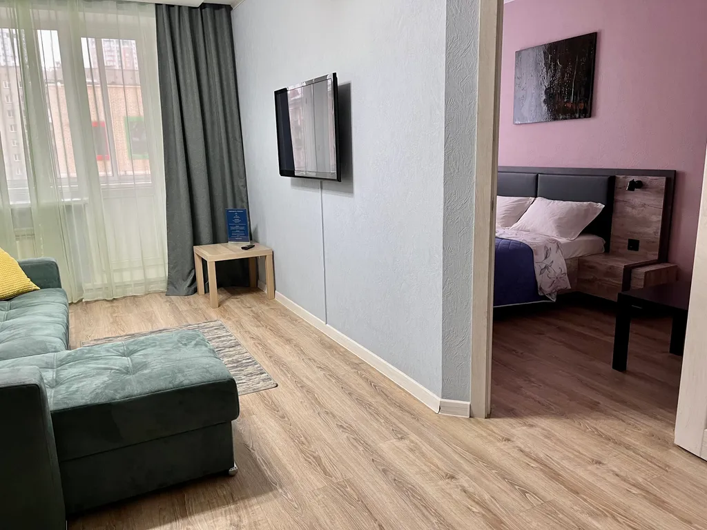 Трешка в центре рядом с ТЦ Галерея