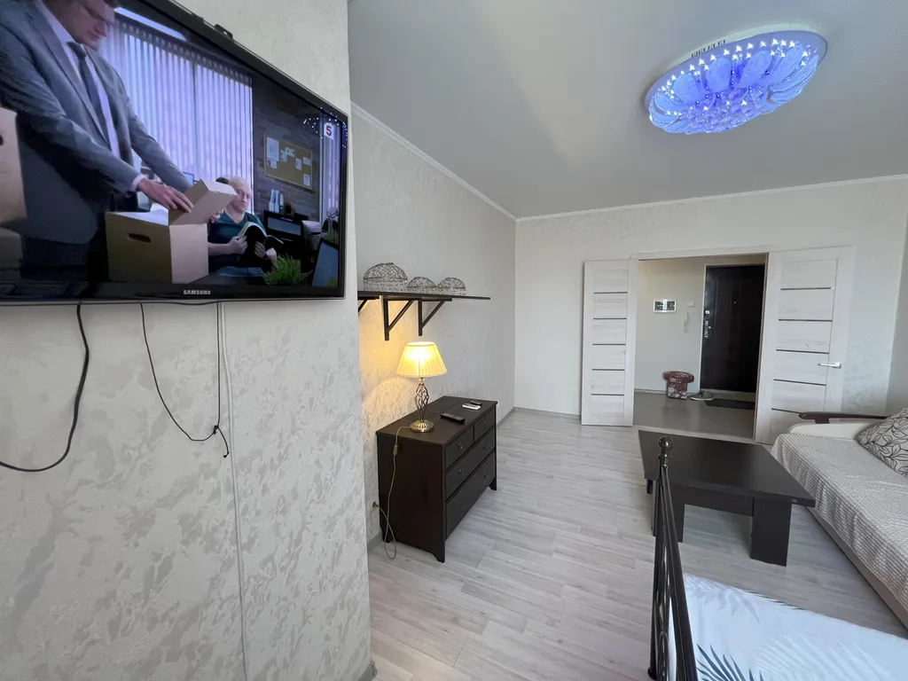 В центре новый дом