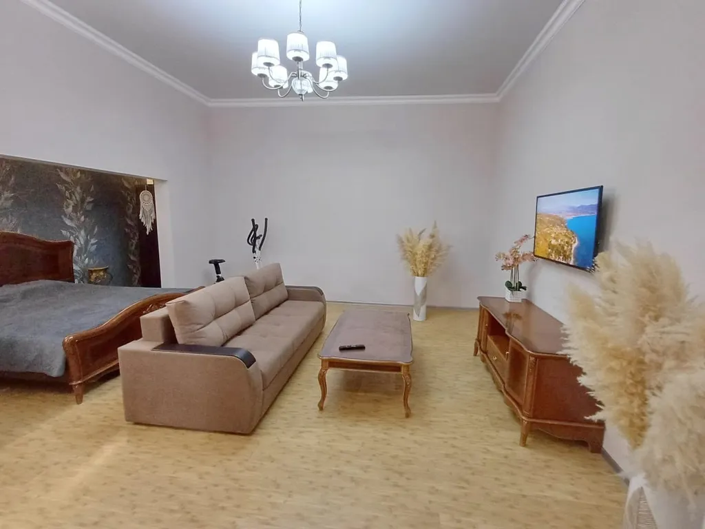 Квартира с двором в центре