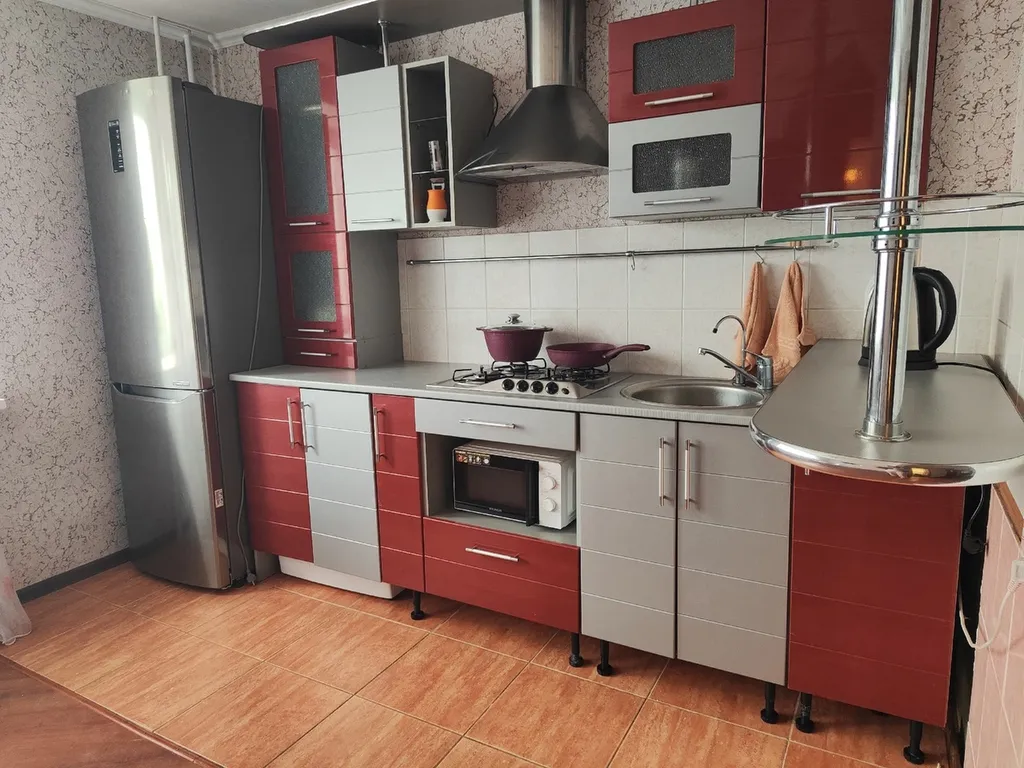 Большая квартира с двумя отдельными спальнями — аренда посуточно в Старая Русса