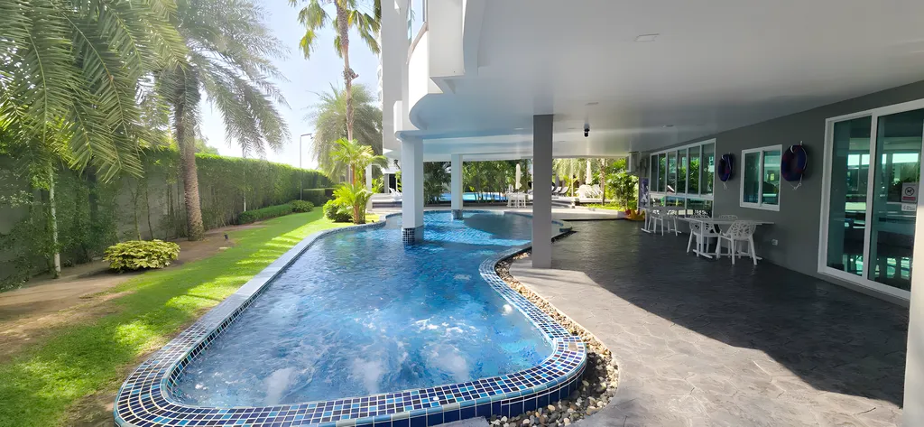 Угловая, уютная квартира с одной спальней и большим балконом