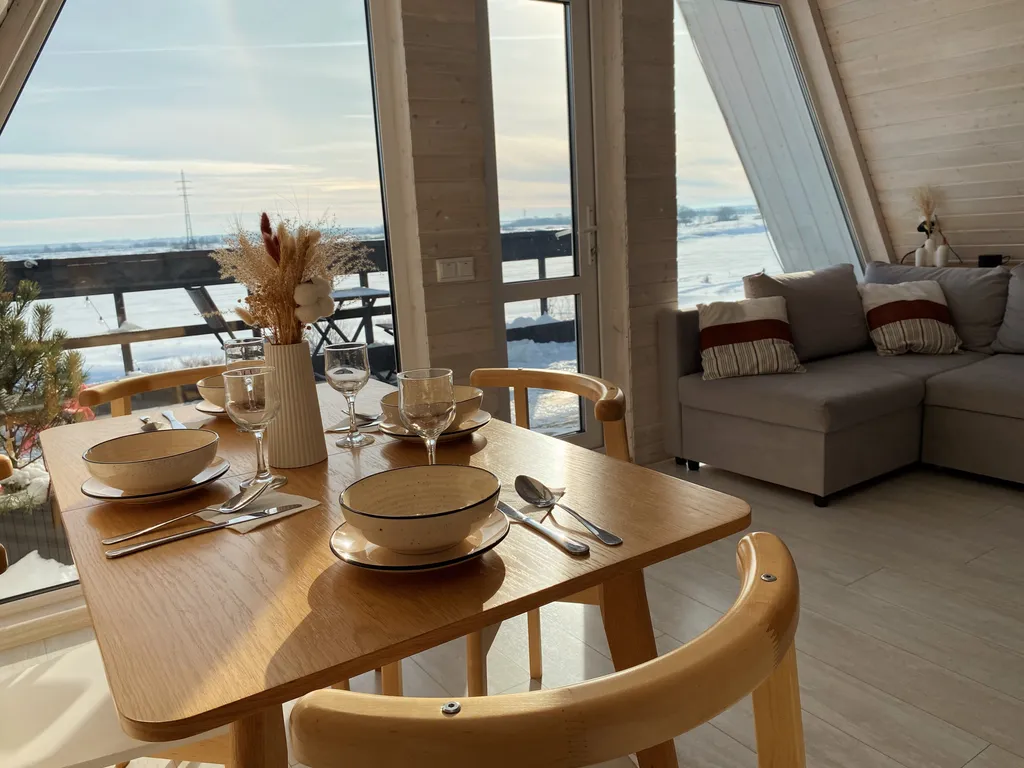 Загородный дом с чаном и панорамным видом на озеро