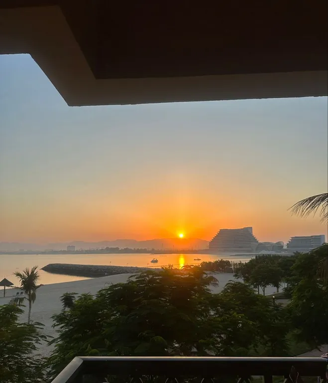 Студия с частным пляжем и видом на море на острове Марджан