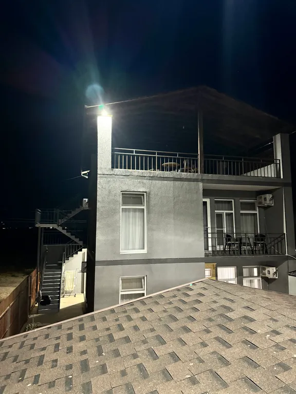 Дом на пoбеpежье Кaспийскогo моpя