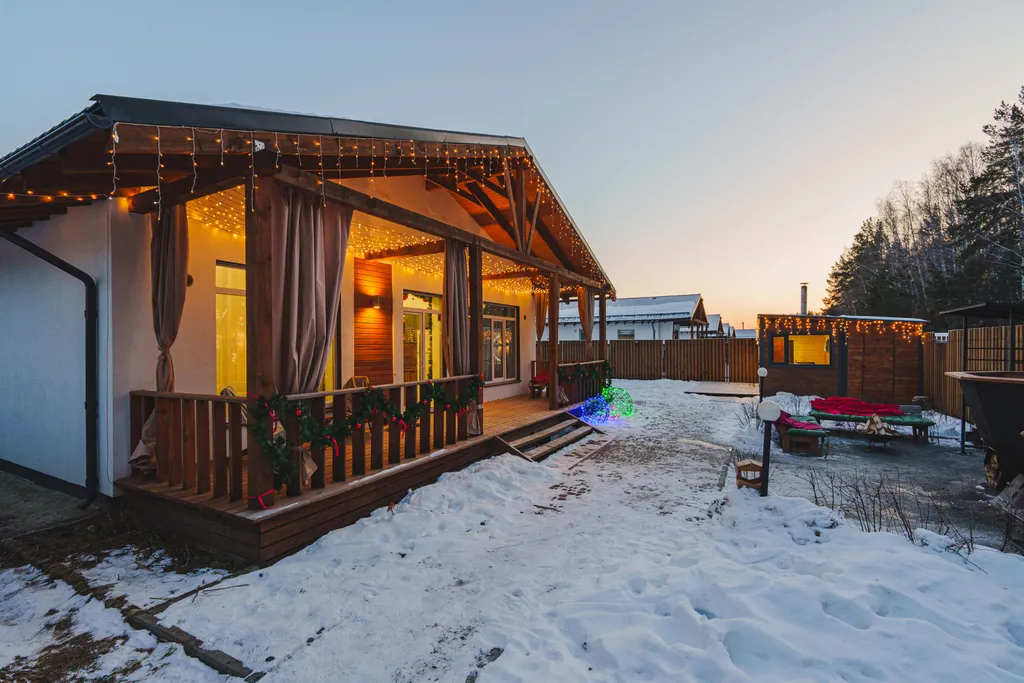 Дом с баней с выходом в лес