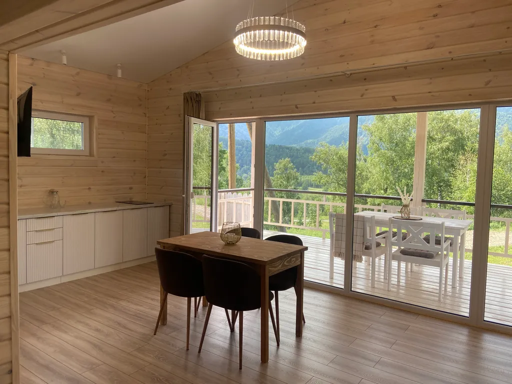 Просторный, новый, уютный дом с видом на горы