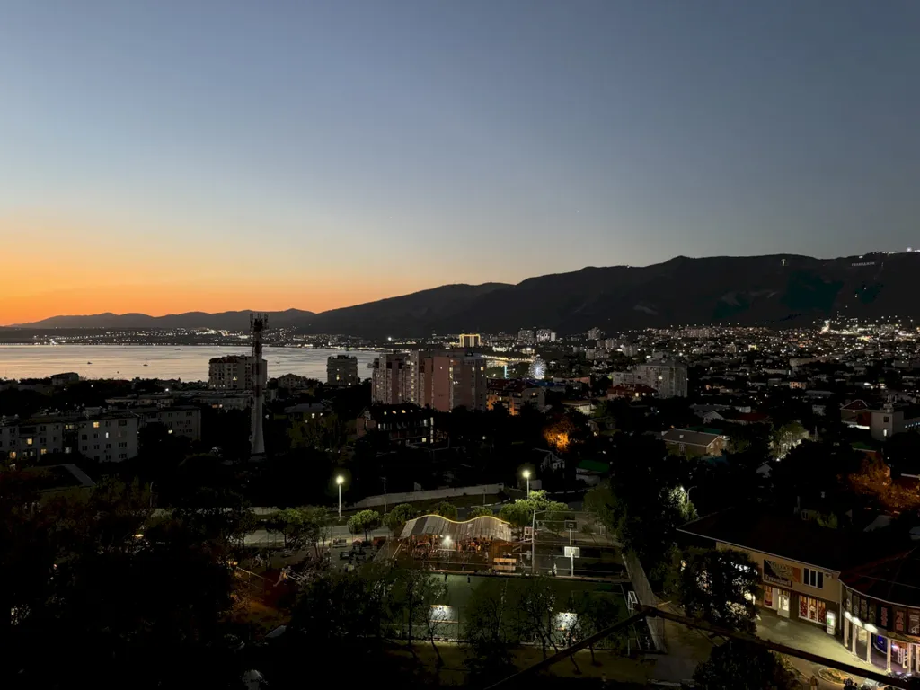 Квартира Квартира с видом на море и горы в 15 минутах до пляжа — Геленджик