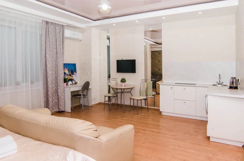 Уютная студия с джакузи в центре