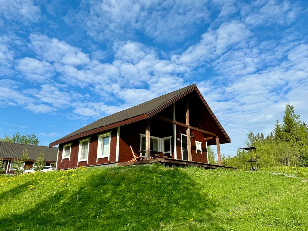 Коттедж с 3 спальнями, сауной, с видом на лес