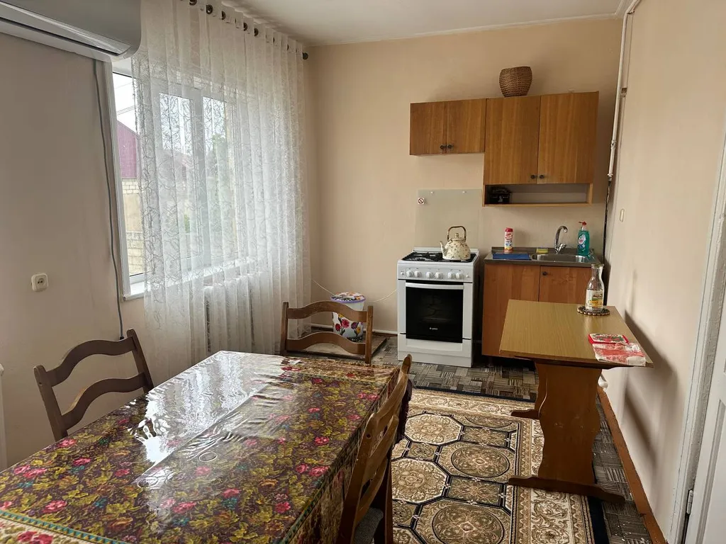 Коттедж Дом в центре города посуточно — Дербент