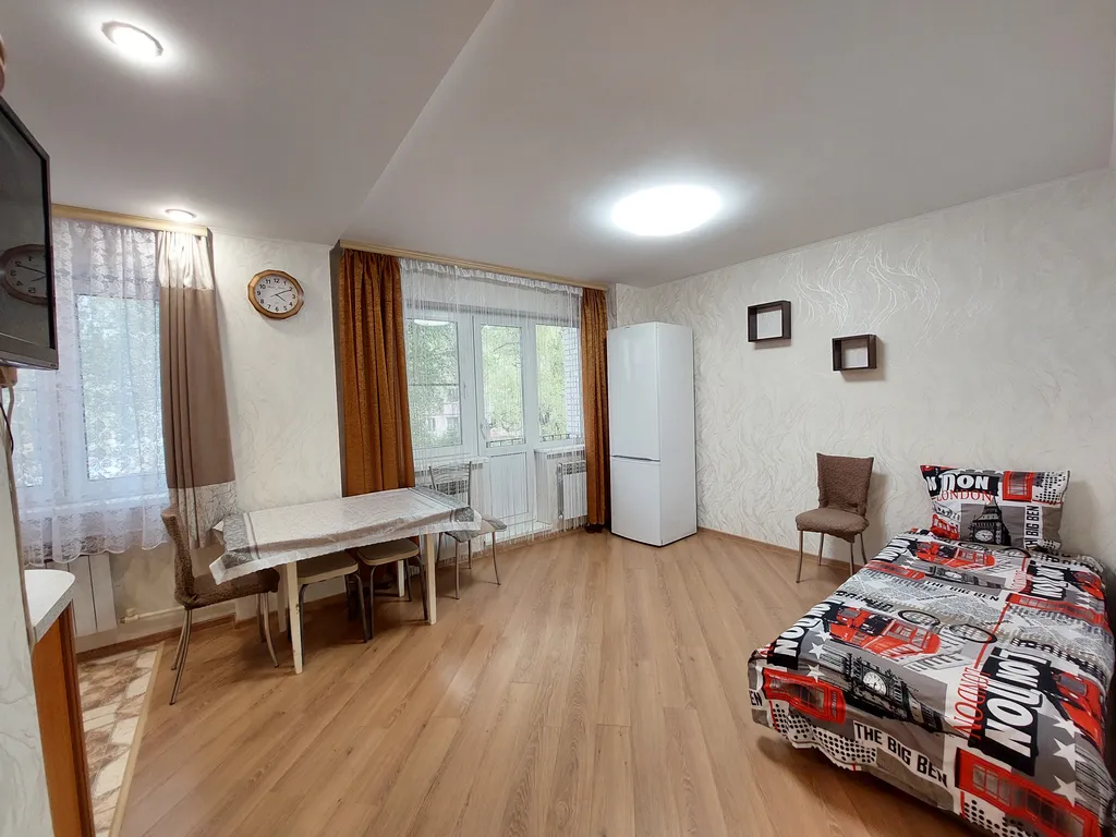 Двушка в центре, у хрустального рынка с новым ремонтом