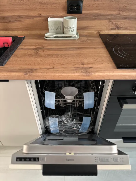 Уютная, светлая квартира c прекрасным видом на Неву