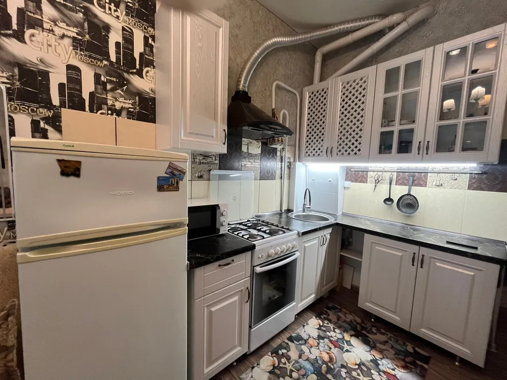 Терем с мансардой в дивном лесу у моря, с новым ремонтом и обстановкой