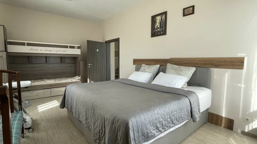 Двухкомнатный пентхаус с видом на море