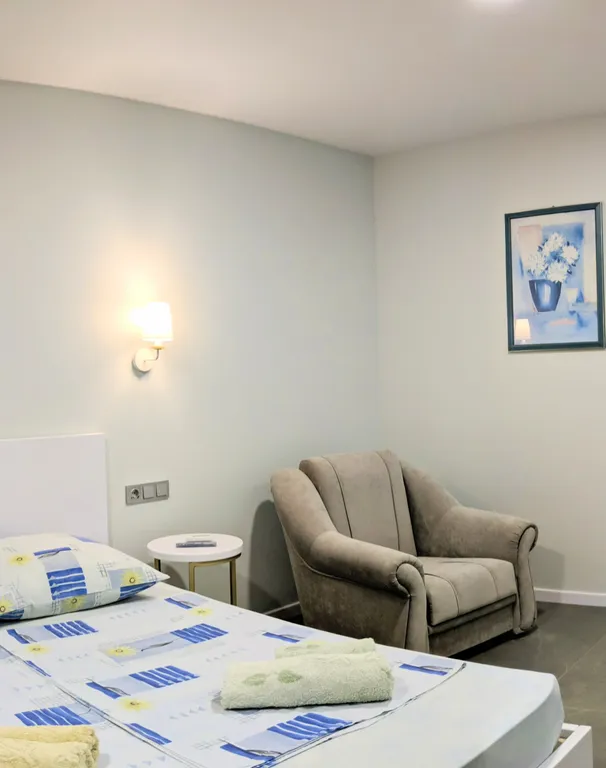 Современный семейный номер с видом на море