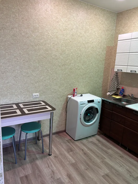 Студия около областной больницы