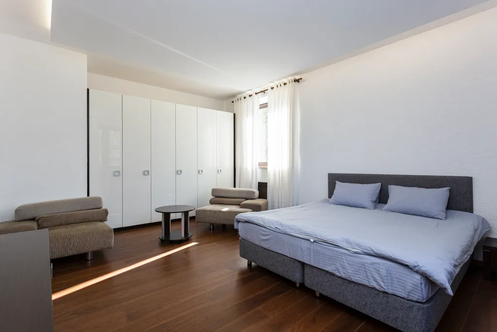 Дом с сауной и теннисными кортами