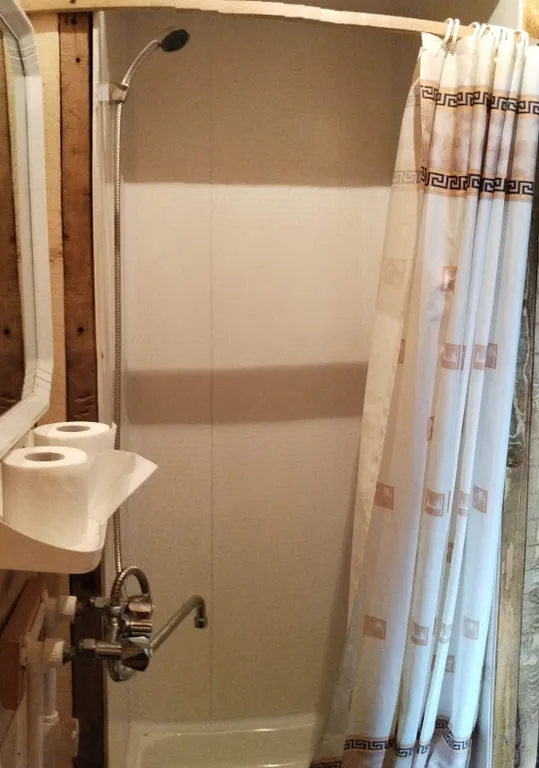 Деревенский дом с видом на озеро