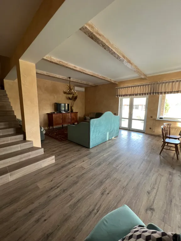 Загородный дом на берегу реки