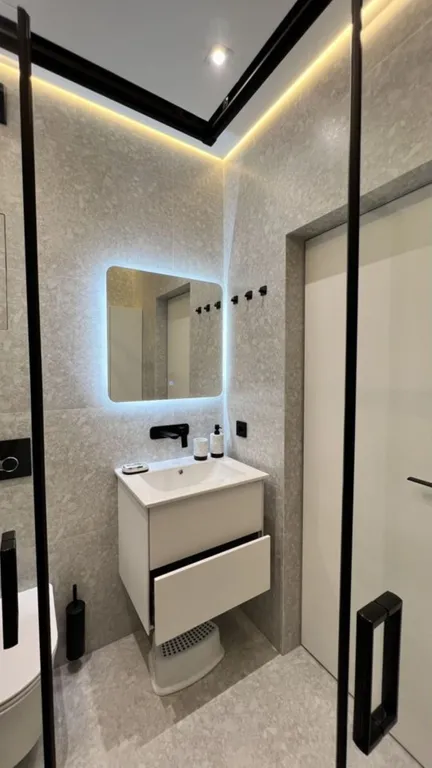 Квартира с бaлконoм и видом на моpе