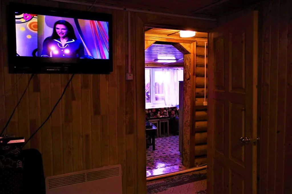 Коттедж Дом в турбазе Чайка, у озера в сосновом бору - Селигерский край — Турбаза Чайка