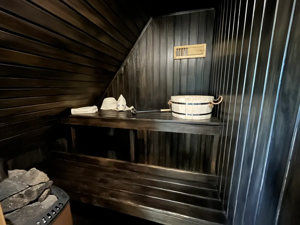 Дом с сибирским чаном, сауной и патио