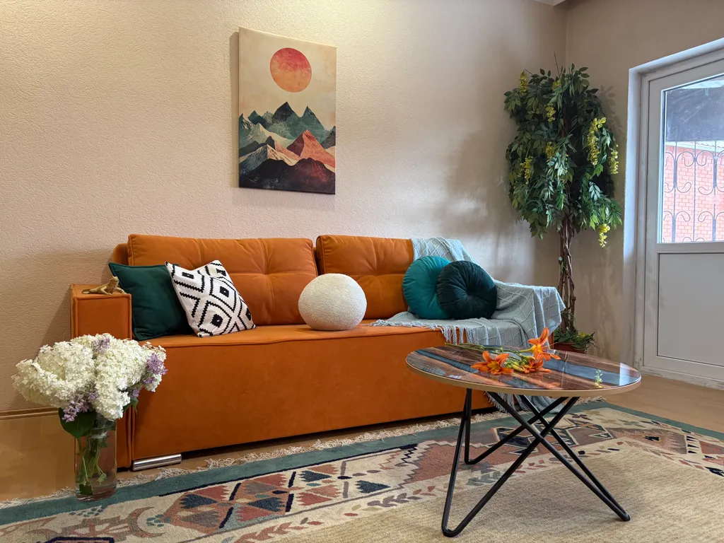 Двухэтажный дом из 5 комнат, с уютным двориком и мангалом