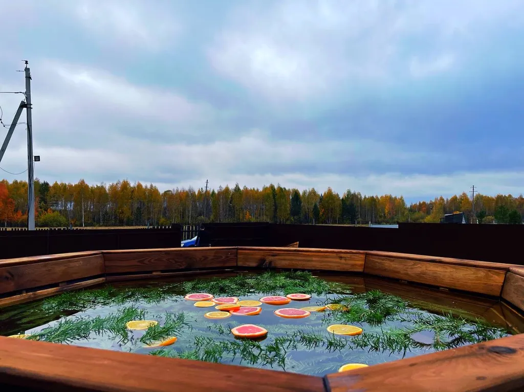 Треугольный дом Афрейм с видом на лес и подогреваемым бассейном