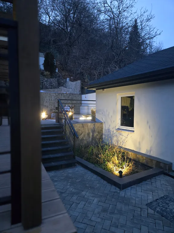 Дом в Кисловодске с авторскими интерьерами на стыке курорта и природы