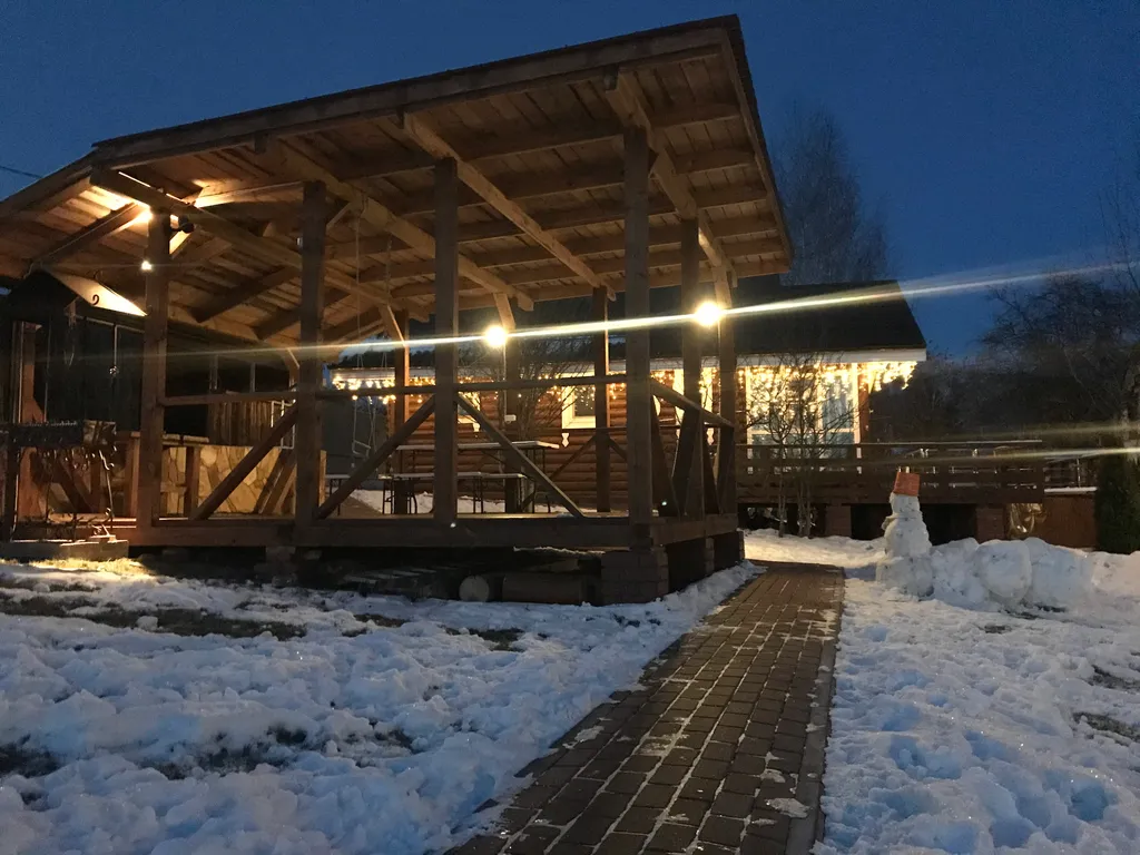 Коттедж Лада в черте города с сауной