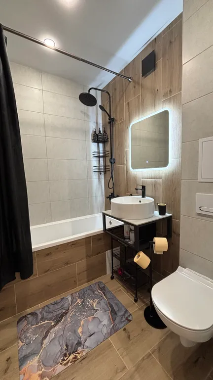 Новая светлая квартира с хорошим ремонтом