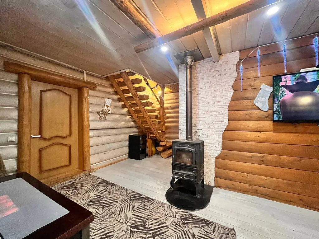 Дом рядом с карьерами