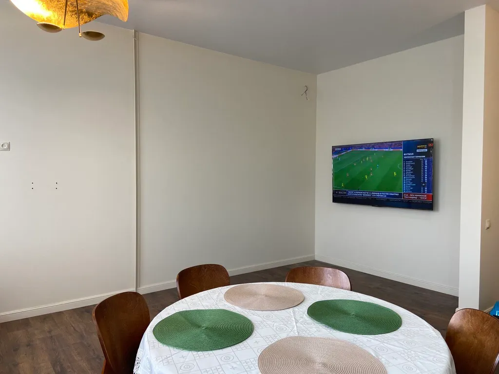 Современная квартира в центре с видами на горы