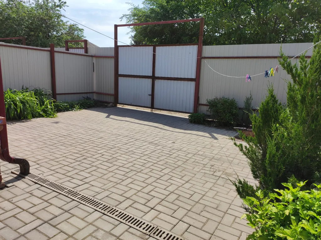 Уютный дом с современным интерьером в Таганроге со своим двором!