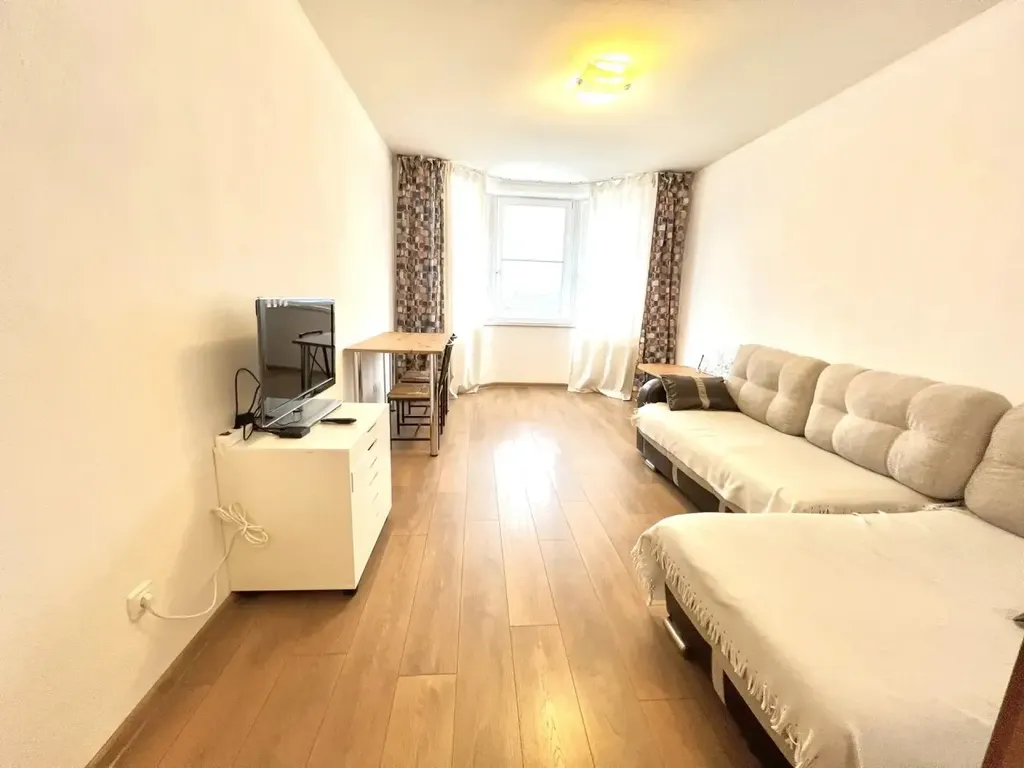 Просторная квартирка в центре Уралмаша