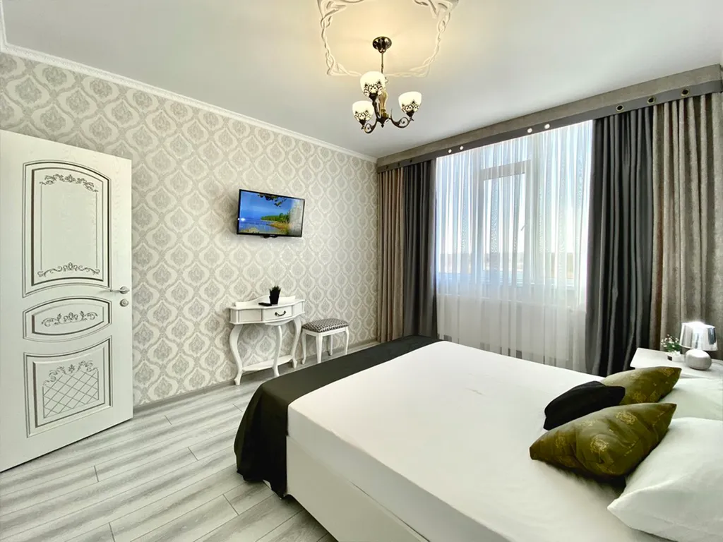 Просторная квартира с дизайнерским ремонтом в классическом стиле