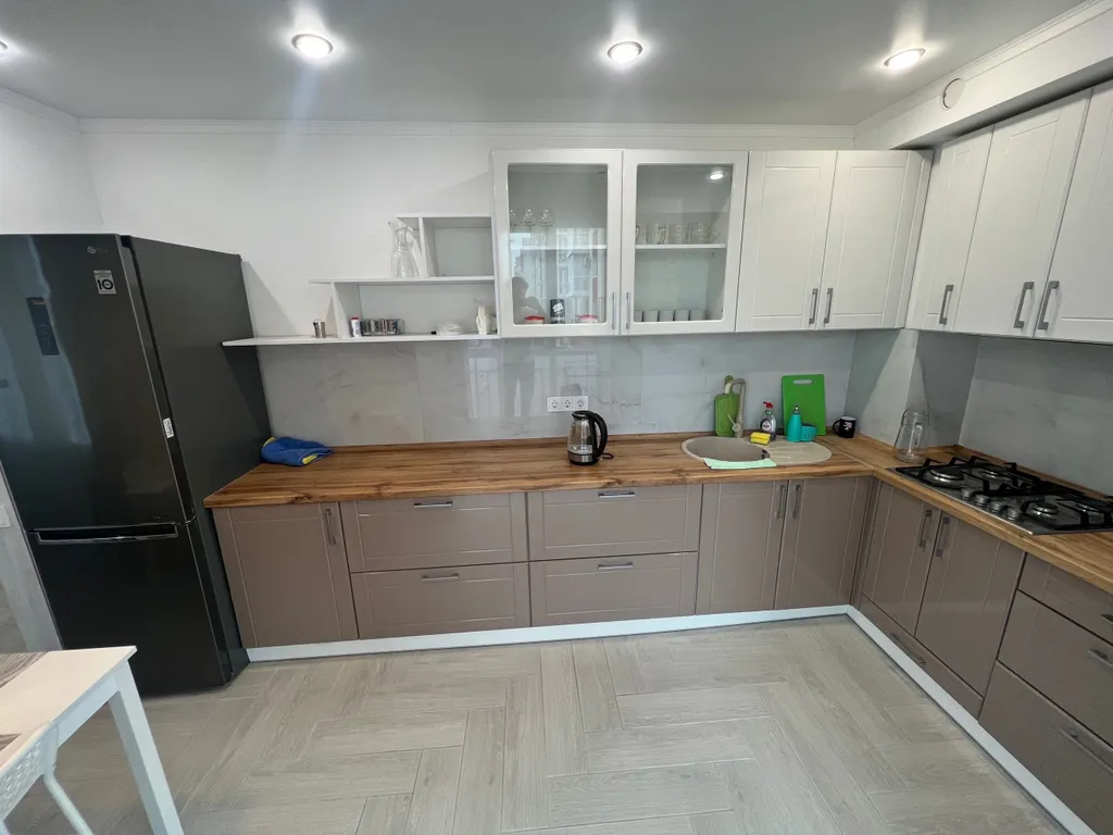 Квартира Однокомнатная квартира с хорошим ремонтом в районе рынка Универсам — Евпатория