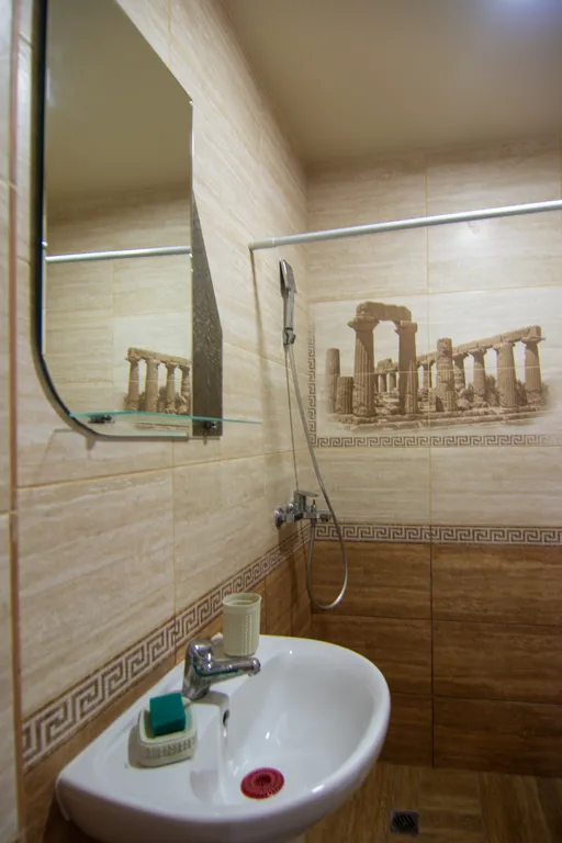 Коттедж Уютный домик-студия, утопающий в зелени — Геленджик