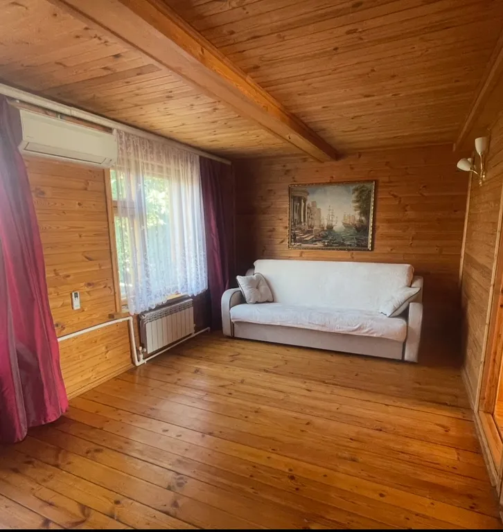 Уютный дом на берегу реки Кама