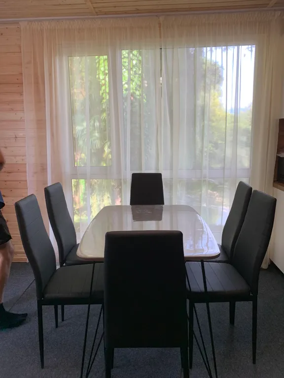 Домик у озера