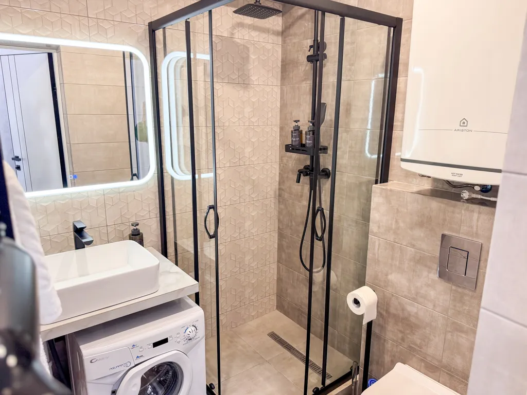 Каскад 2 Стильный апартамент на первой береговой линии