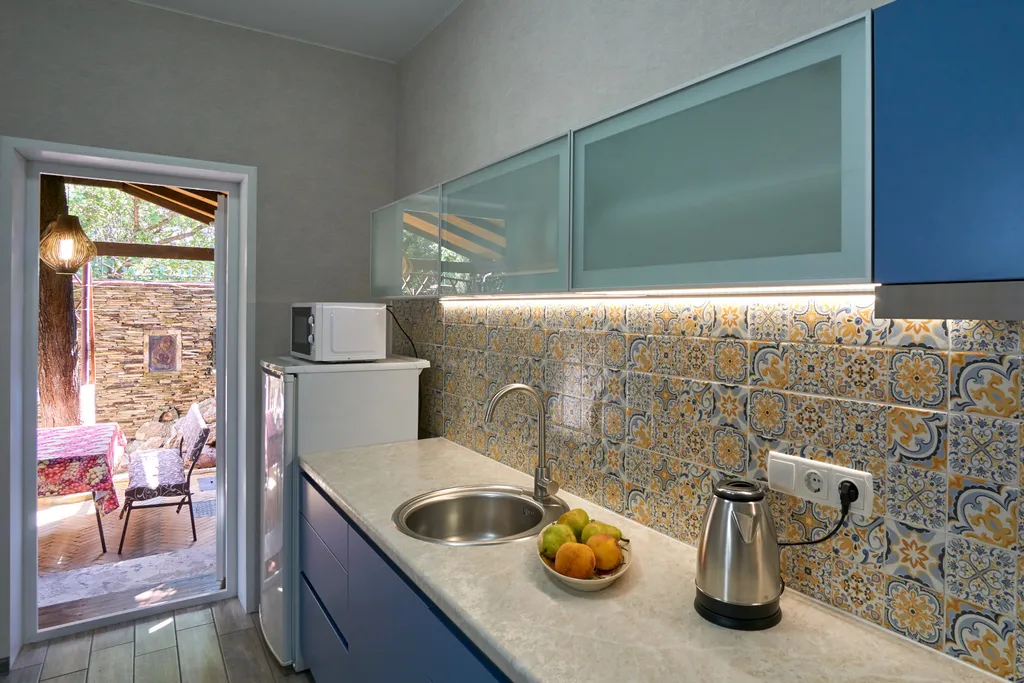 Коттедж Отдельная часть дома с беседкой рядом с парком и пляжем Учкуевка — Севастополь